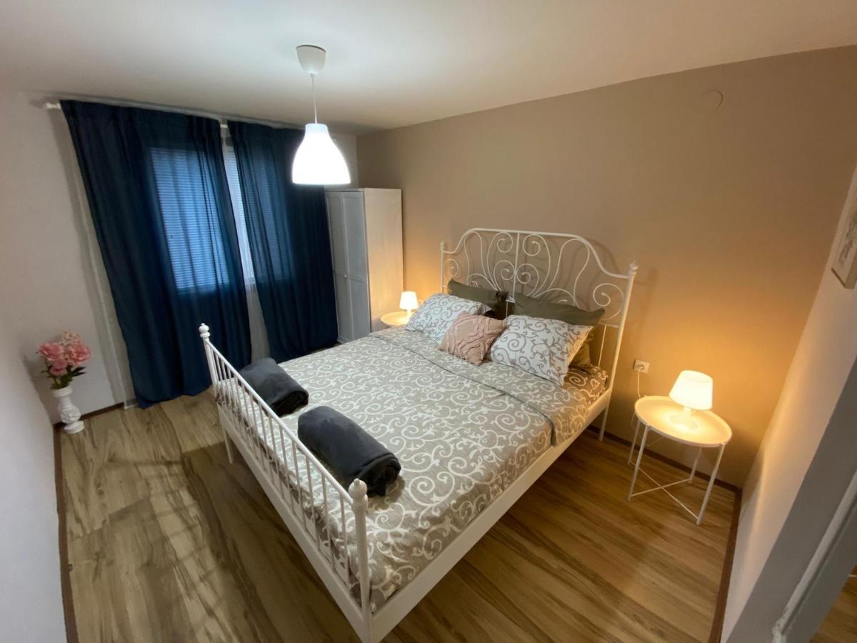 Apartmani Joma บายินา บาชตา ภายนอก รูปภาพ