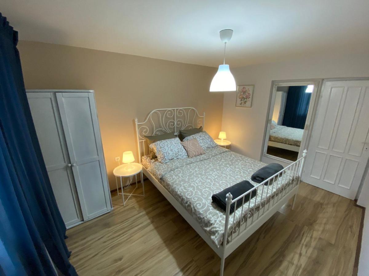 Apartmani Joma บายินา บาชตา ภายนอก รูปภาพ